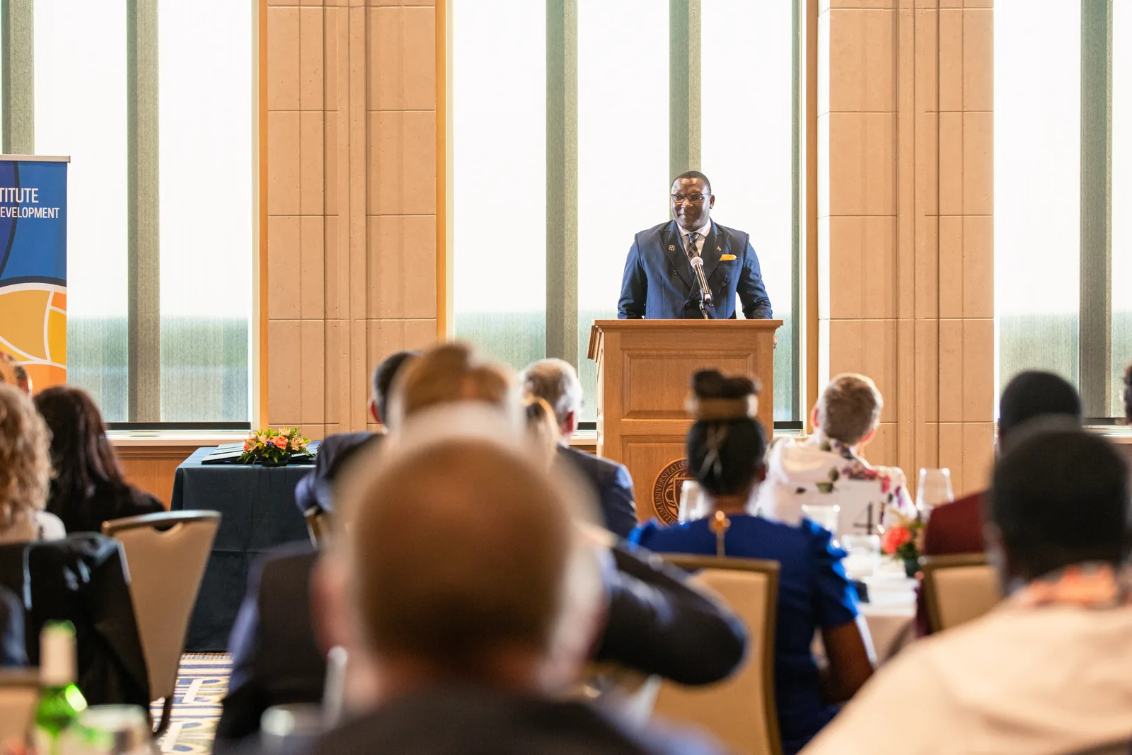 David Jeng addressing an audience from a lectern