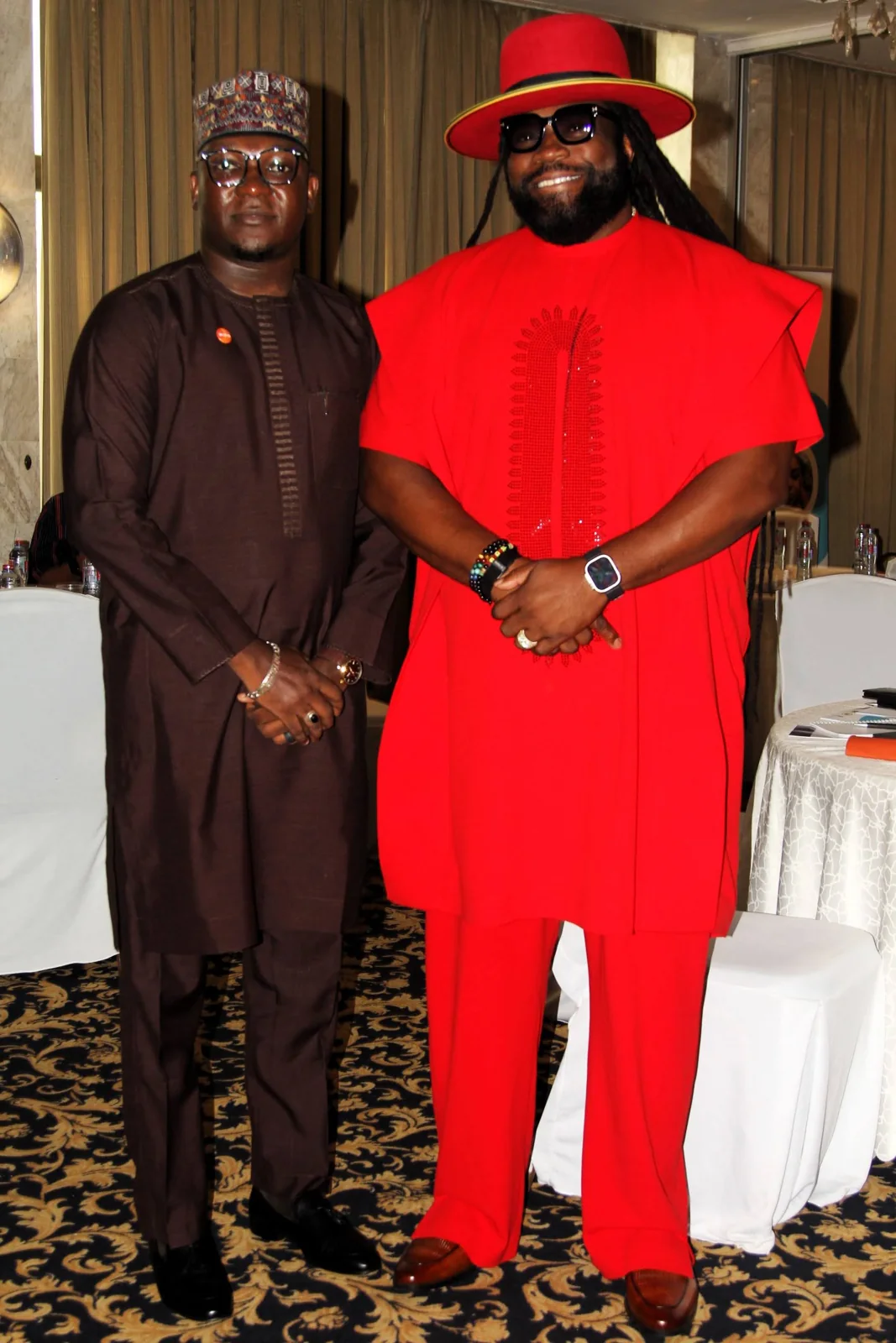 David Jeng with a forum participant