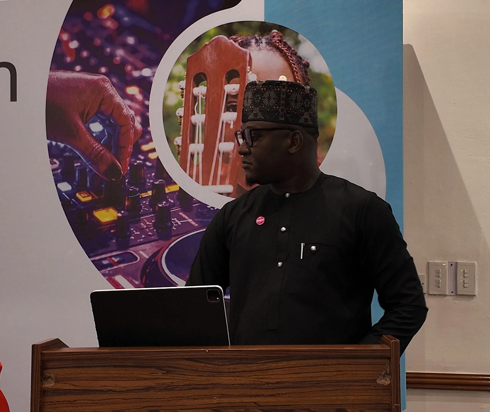 David Jeng presenting from the forum lectern